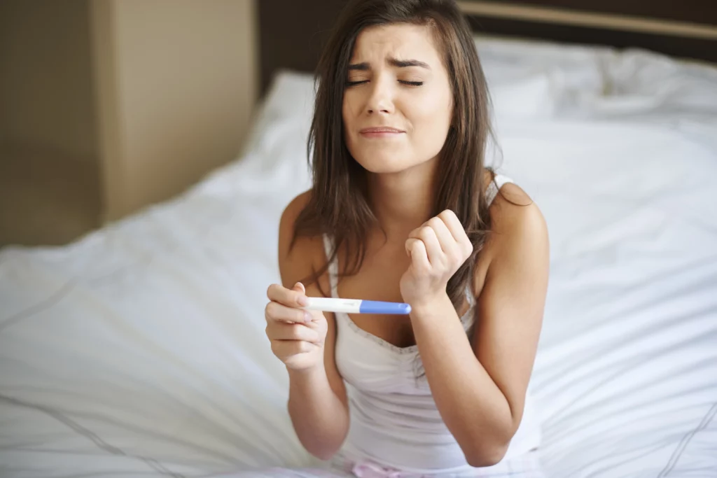 Women feeling after seeing pregnancy kit